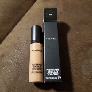 MAC Cosmetics Pro Longwear Concealer NW25